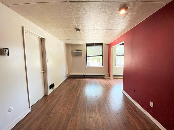3rd image of 214 Highland Ave #K