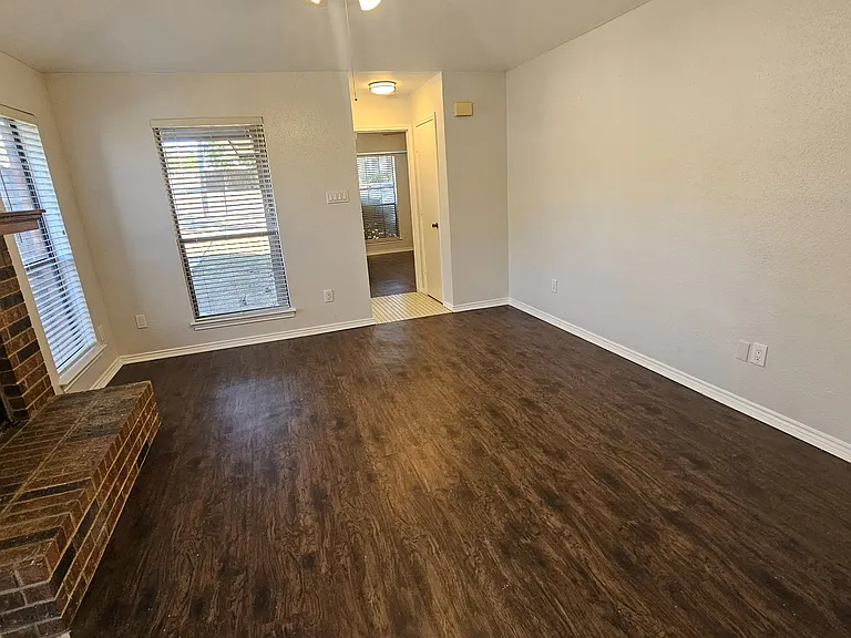 2821 Shady Grove Dr — Photo 11