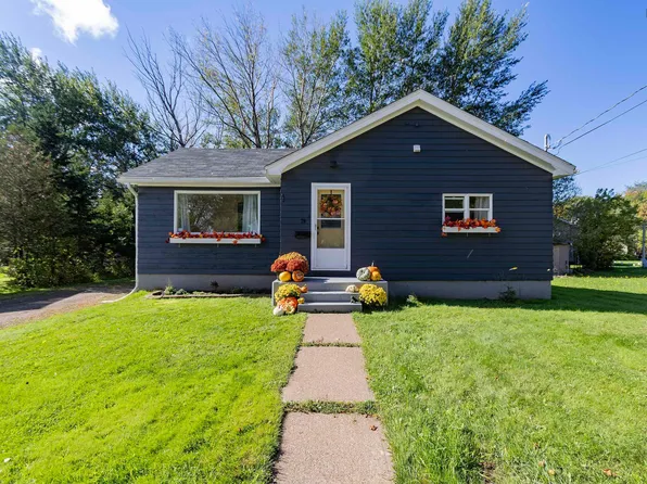 79 Hickman St, Amherst, NS B4H 2M7