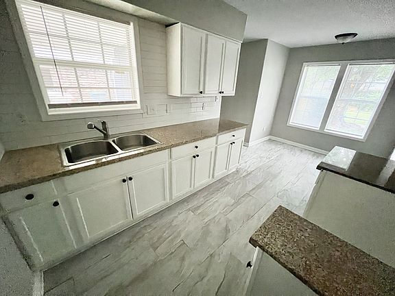 Kitchen - Photo 1