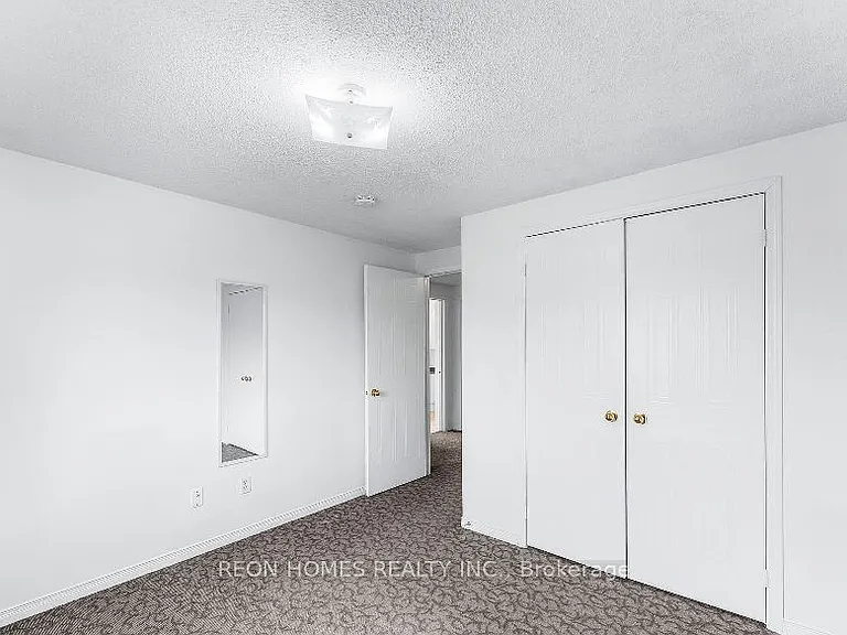 1885 Dalhousie Cres — Photo 22