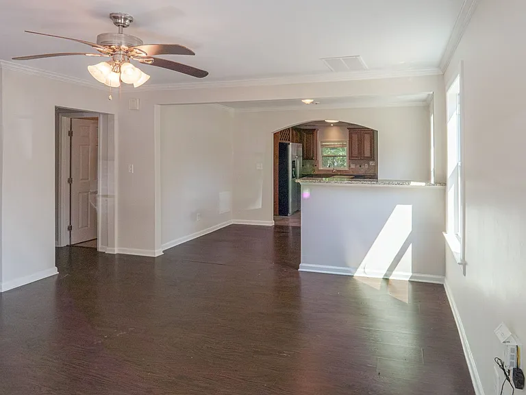 609 San Fernando Dr SE — Photo 4