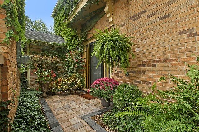 1st image of 5 The Court Of Bayview Ct