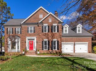 928 Sunnyview Cir, Matthews, NC 28105