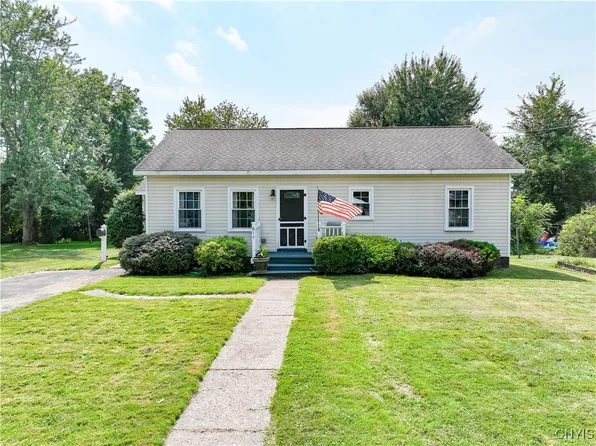 614 W 3rd St S, Fulton, NY 13069