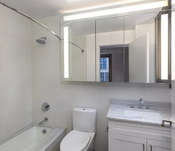 101 W 55th St #710 — Photo 9