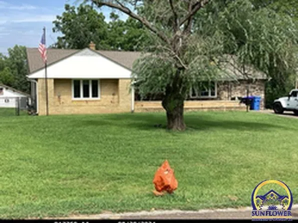 100 NW 35th St, Topeka, KS 66617
