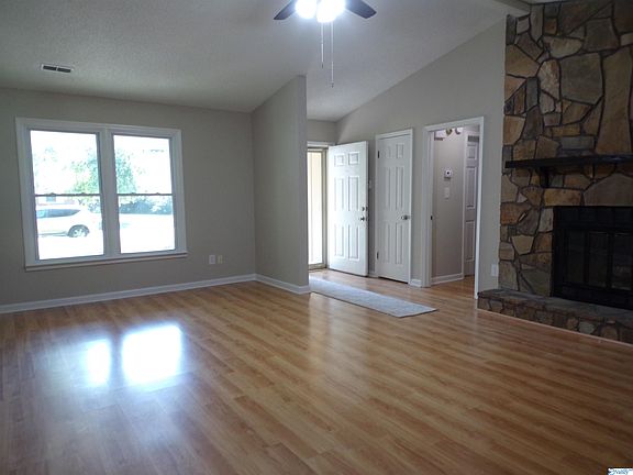 3rd image of 313 Glenwood Dr