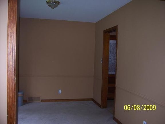 3rd image of 6070 Hillside Ave