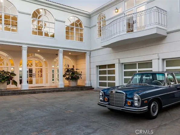 759 Foxkirk Rd, Glendale, CA 91206