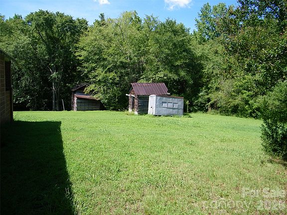 3rd image of 6235 Sherrills Ford Rd