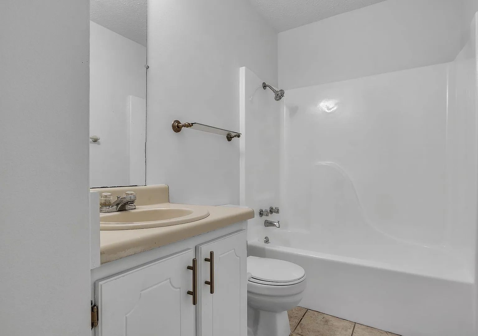 1110 N Montgomery St — Photo 2