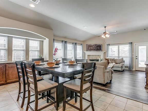 3rd image of 8104 Canyon Dr