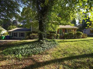 7445 Pine Trails Rd, Pfafftown, NC 27040