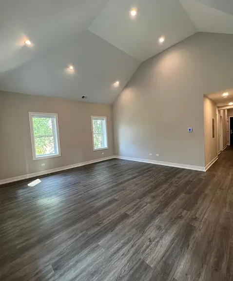 4851 N Claremont Ave #205 — Photo 3