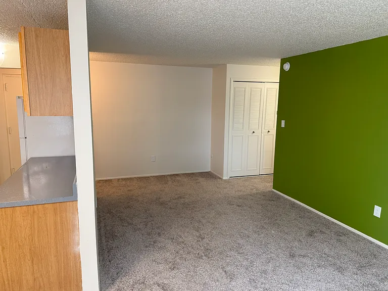 Westchester Towers Apartments — Photo 29