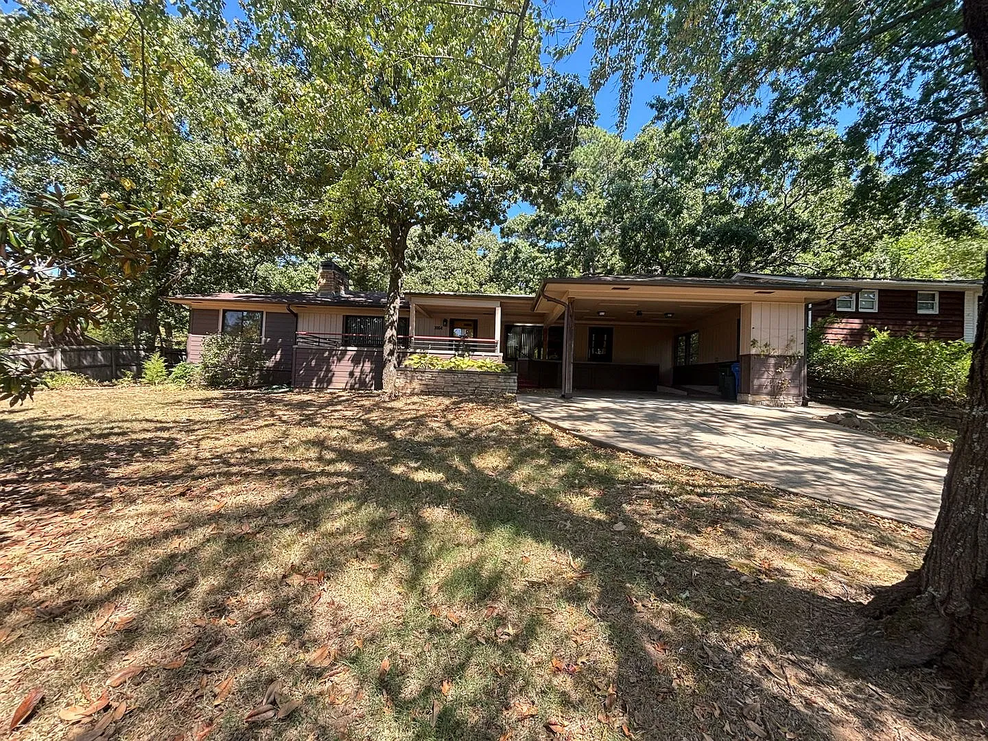 Charming Mid-Century Modern Home Just Minutes from the U of A! — Photo 1