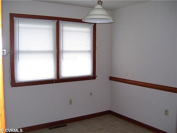 5th image of 1712 Debbie Ln