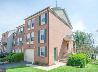 6535 Tartan Vista Dr, Alexandria, VA 22312