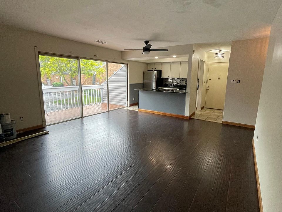 1st image of 105 E Ticonderoga Dr APT D