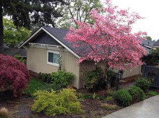 1605 Meadows Dr, Lake Oswego, OR 97034