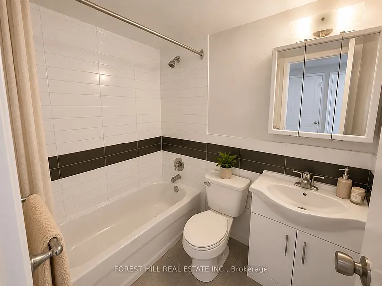 700 Ontario St #108 — Photo 8