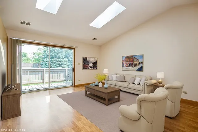1517 Commodore Ct #6 — Photo 5