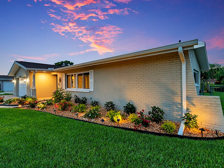 2420 Fairbanks Dr — Photo 4