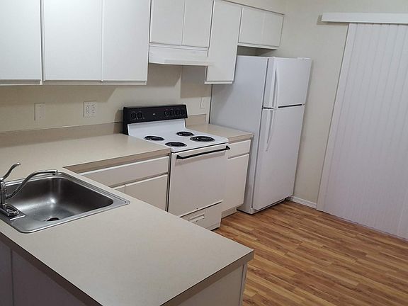 4th image of 393 NE Kettle St APT A103