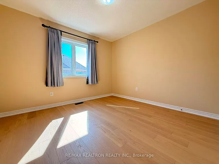 7 Hyacinth St — Photo 25
