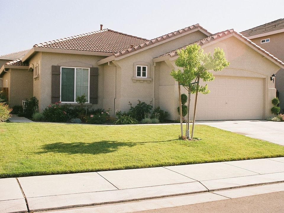 Beautiful 3 bdrm, 2 bath with many upgrades!!
