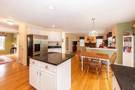5th image of 11 Hunt Dr