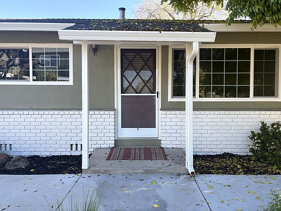 2nd image of 201 Loma Verde Ave #I