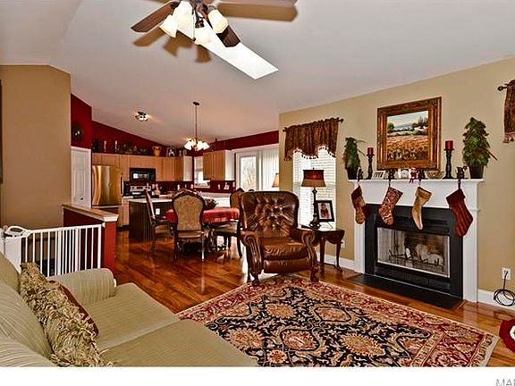 Open floor plan throughout, makes for great entertaining space.