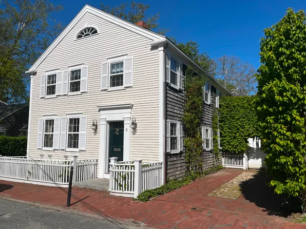 3 Howard St, Nantucket, MA 02554
