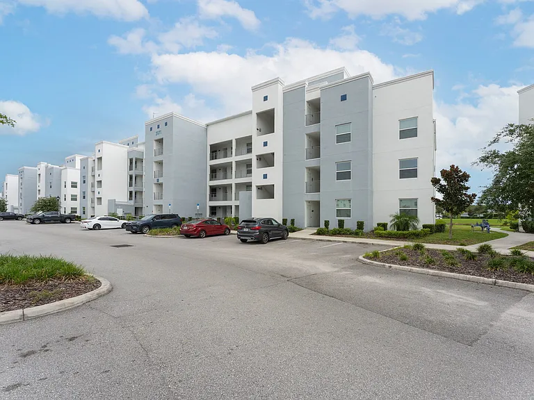 Paradox Cir — Photo 28
