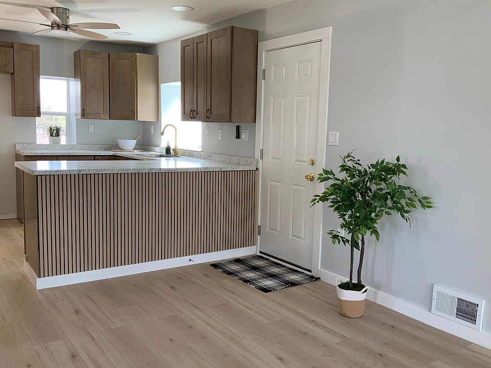 1st image of 202 Tower Ave APT 1