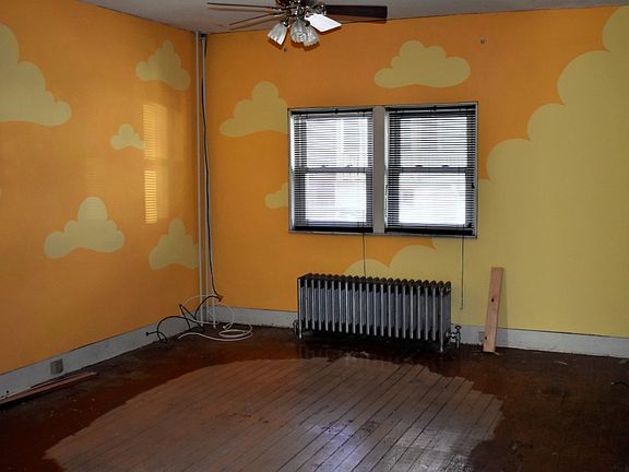 4th image of 1634 W Norwegian St