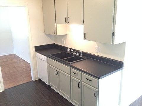4th image of 2608 Louisiana St
