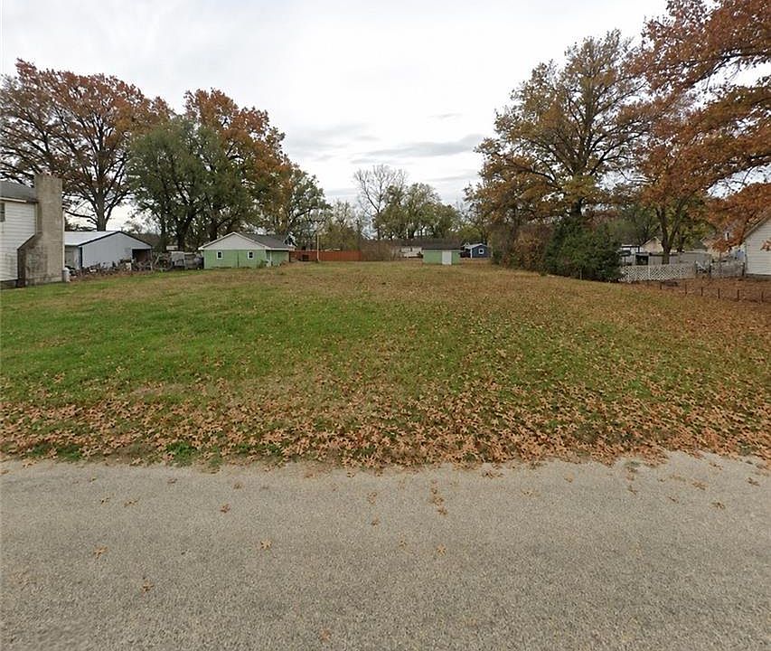1st image of 207 Kickapoo St