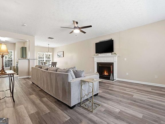 3rd image of 4831 Walden Lake Pointe