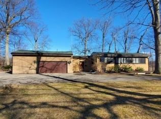 4921 Corduroy Rd, Mentor, OH 44060