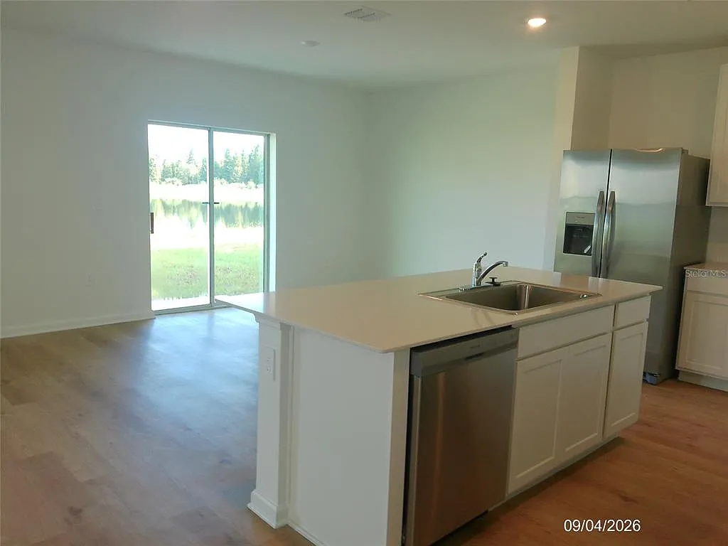 4 bed, 2.5 bath, 1880 sqft, $2,100 — Photo 4