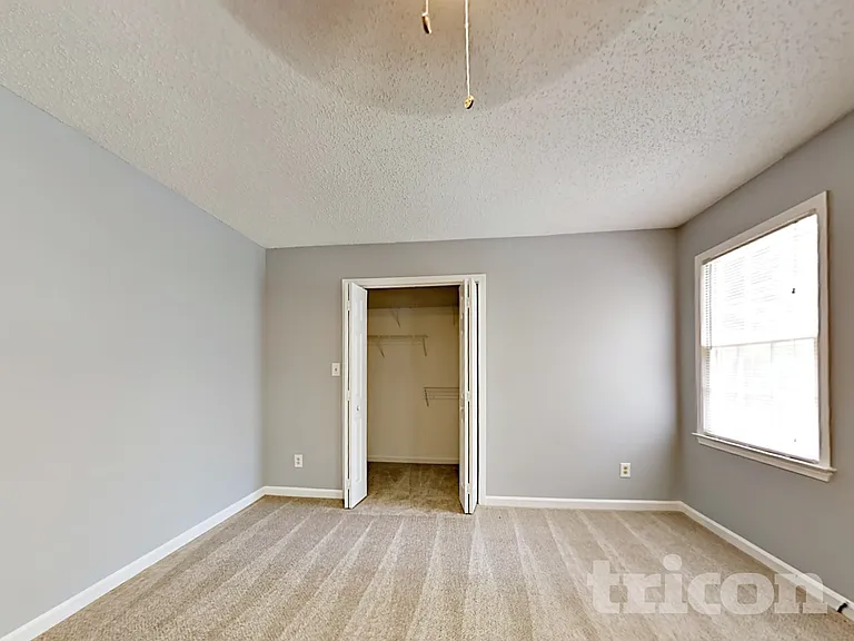91 Stratford Dr — Photo 9