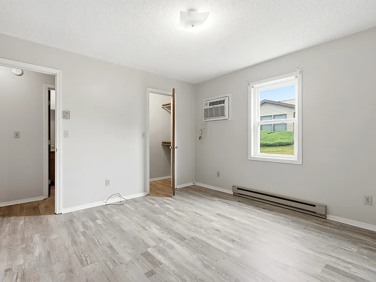 1496 E Kammerer Rd — Photo 12