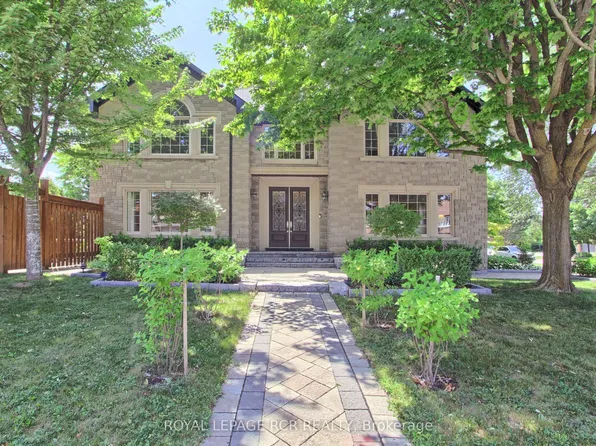 646 Brooker Rdg, Newmarket, ON L3X 1V7