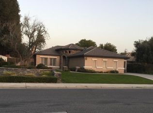 700 Windsor Park Dr, Bakersfield, CA