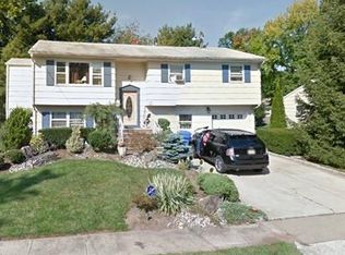 15 Sharon Ct, Colonia, NJ 07067
