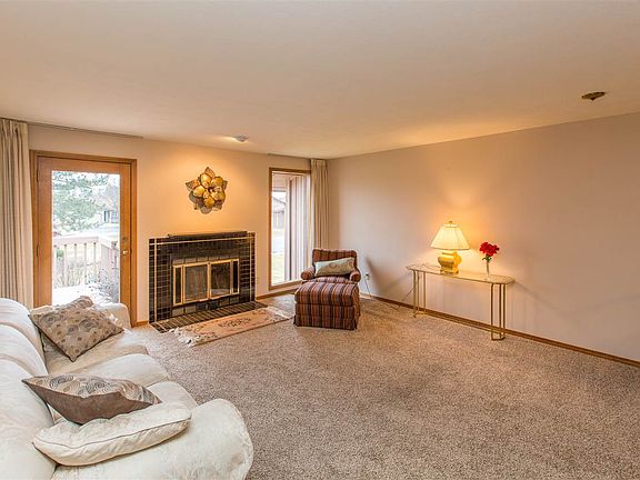 3rd image of 3804 S Alder Dr
