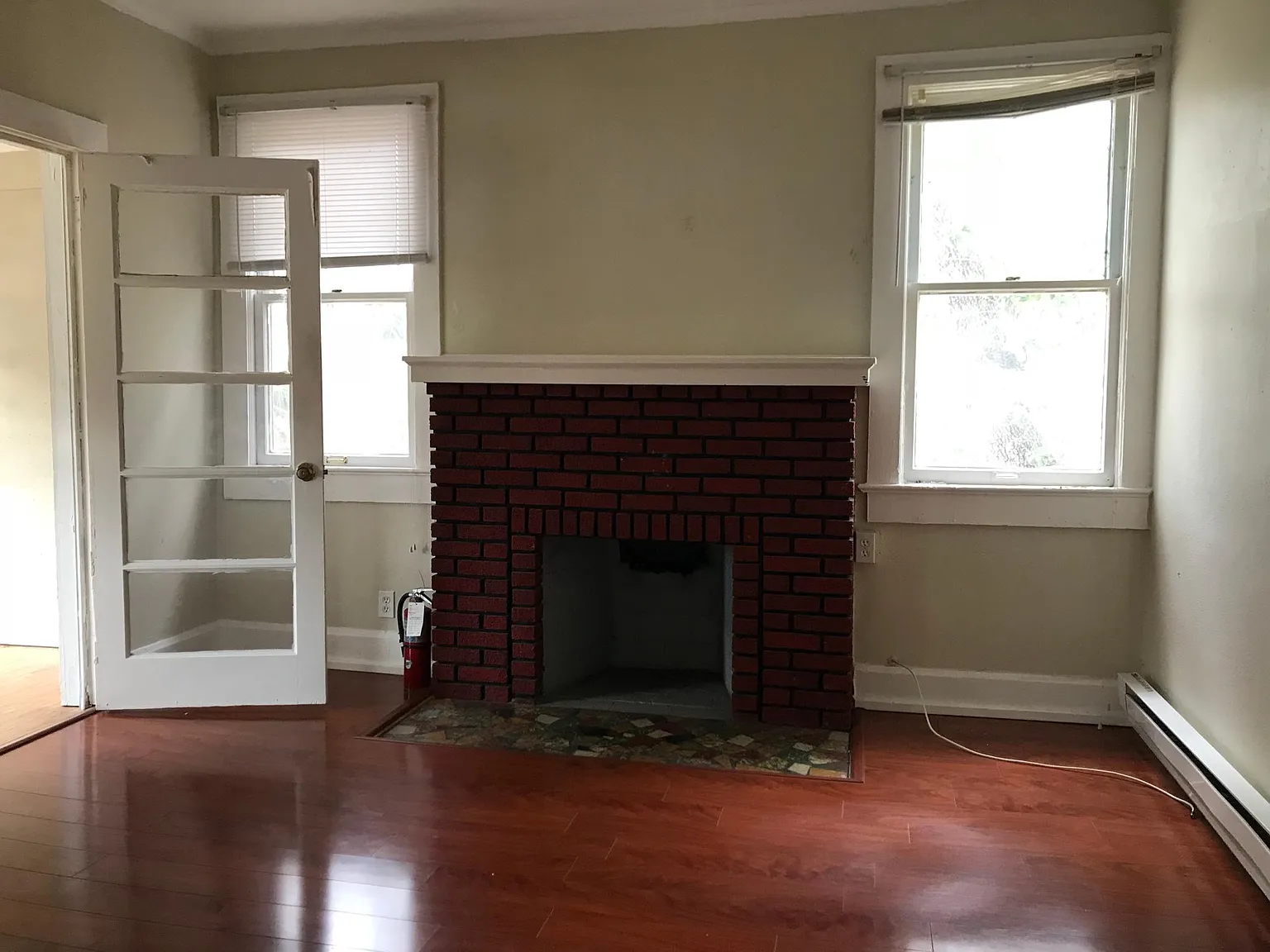 1105 Highland St N — Photo 4